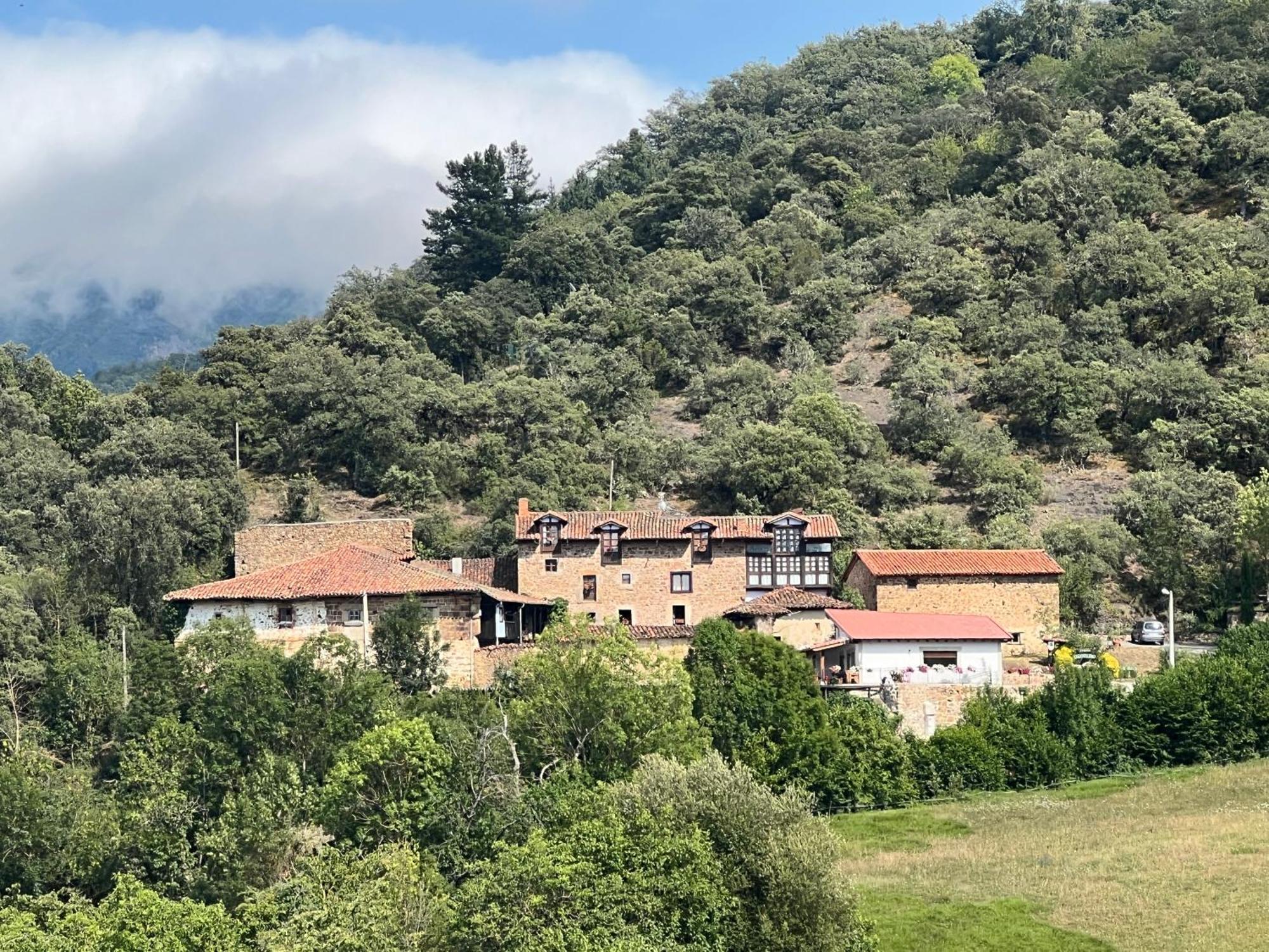 Posada La Trebede Perrozo Luaran gambar